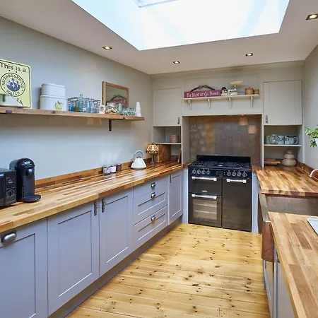 Host & - Isla House Сasa de vacaciones Whitby