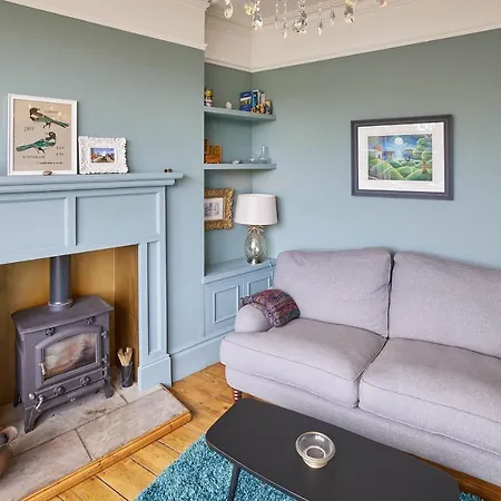 Host & - Isla House Whitby