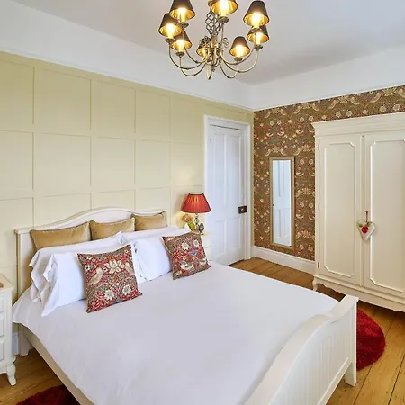 Host & - Isla House بيت للعطل
