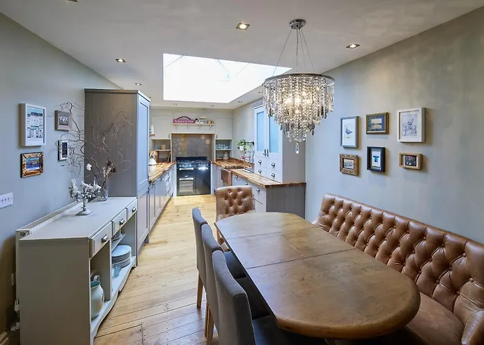 Host & - Isla House ويتبي